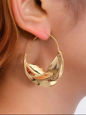 Sculpted Gold Hoop Earrings for Women